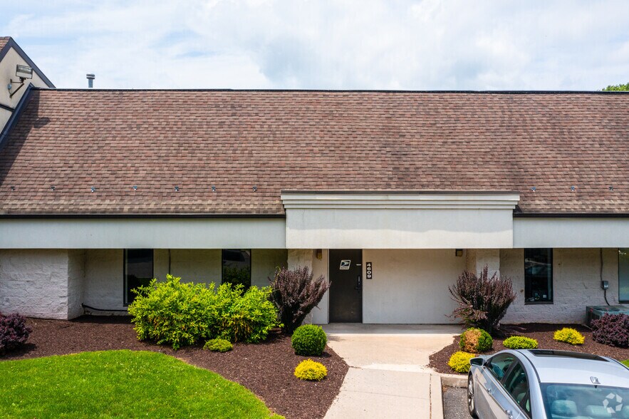 More Photos Of 4601 W Chester Pike, Newtown Square Office For Lease