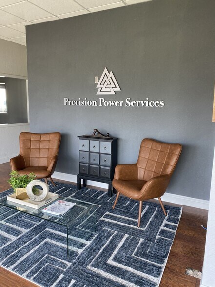 More Photos Of 251 Douglas Rd E, Oldsmar Warehouse For Sale