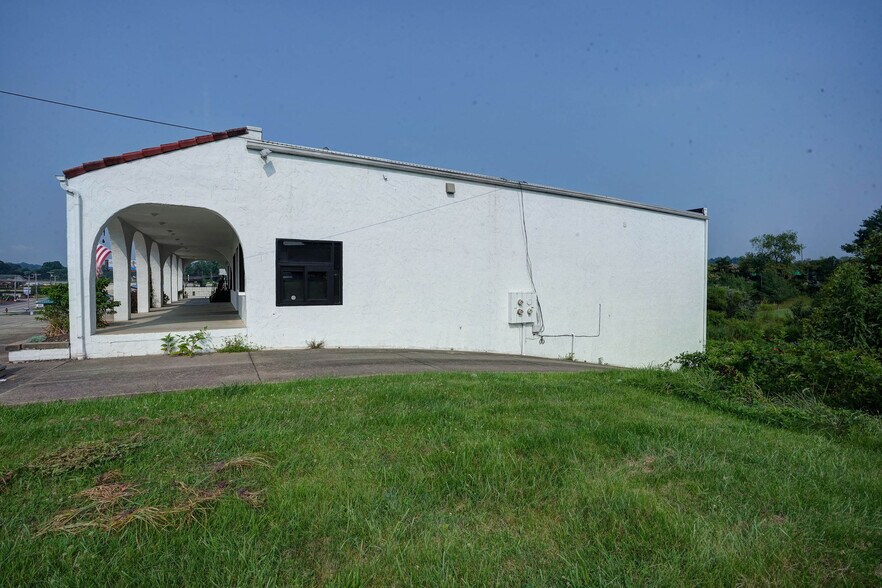 More Photos Of 4495 Teays Valley Rd, Scott Depot General Retail For Sale