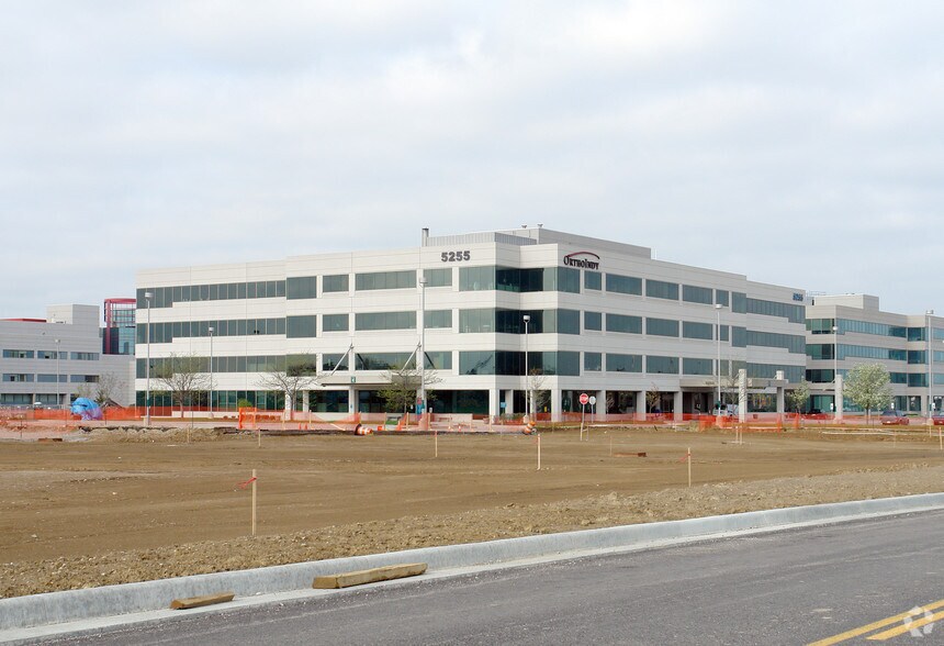 More Photos Of 5255 E Stop 11 Rd, Indianapolis Medical For Lease
