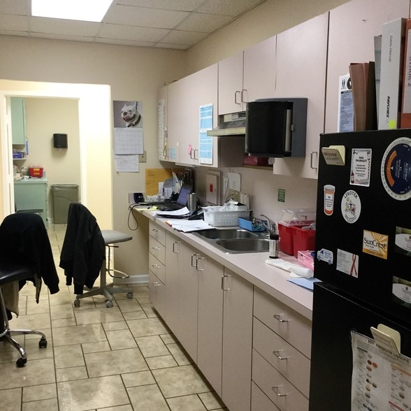 More Photos Of 6285 Garden Walk Blvd, Riverdale Medical For Lease