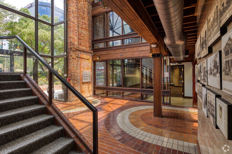 More Photos Of 100 3rd St S, Saint Petersburg Loft Creative Space For Lease