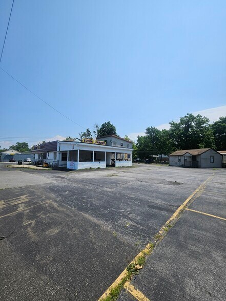 More Photos Of 6865 Erie Rd, Derby Restaurant For Sale