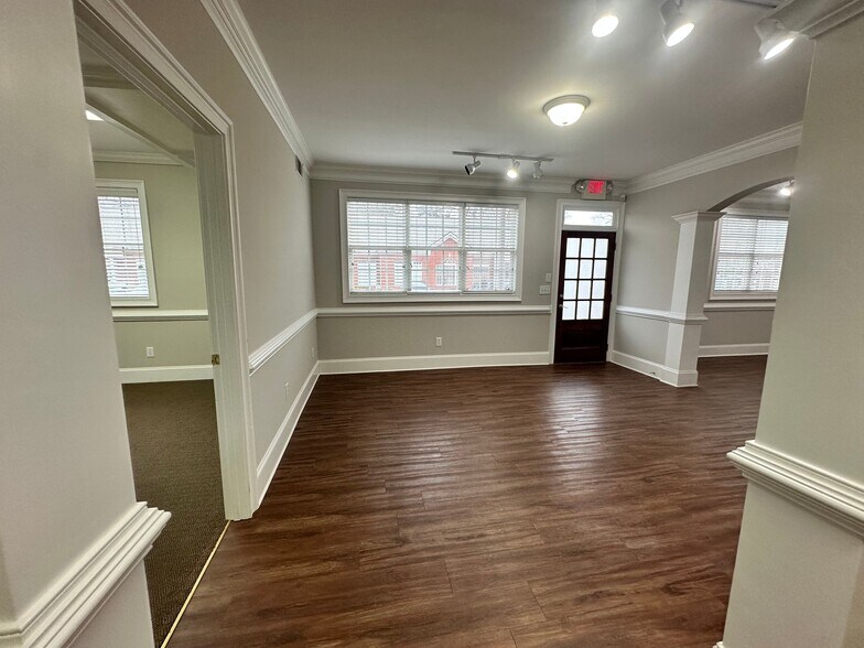 More Photos Of 327 Dahlonega St, Cumming Medical For Sale