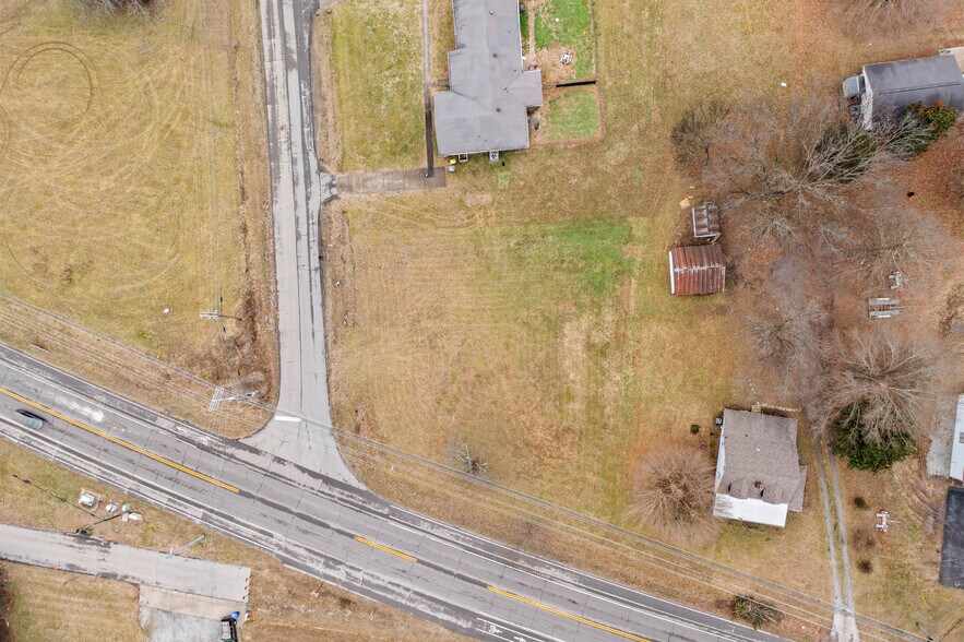 More Photos Of 2612 Us-31w, White House Land For Sale