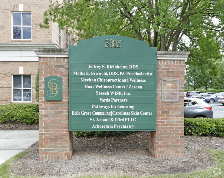 More Photos Of 3315 Springbank Ln, Charlotte Medical For Lease