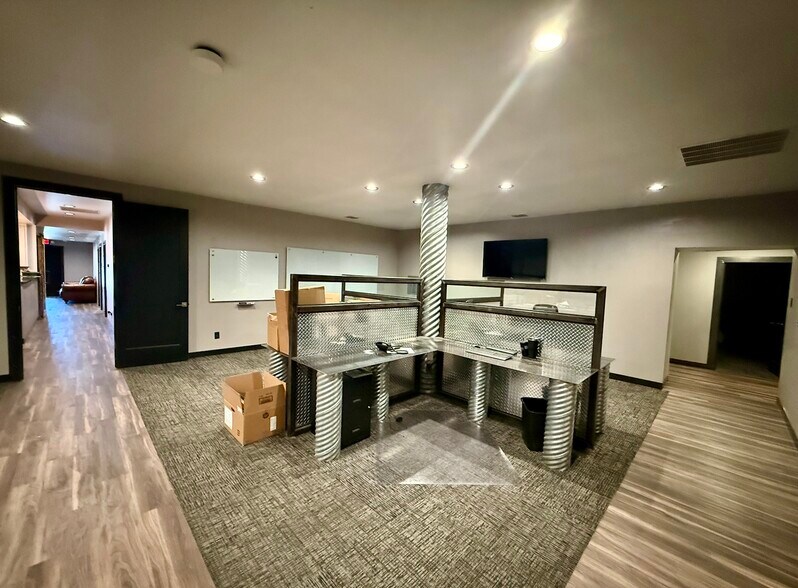 More Photos Of 227 National Dr, Rockwall Flex For Sale