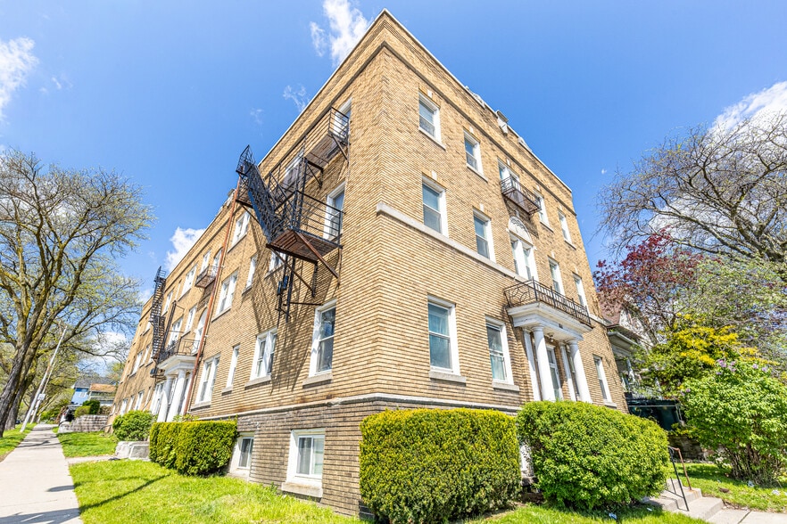 More Photos Of 865 Lake Ave, Rochester Apartments For Sale