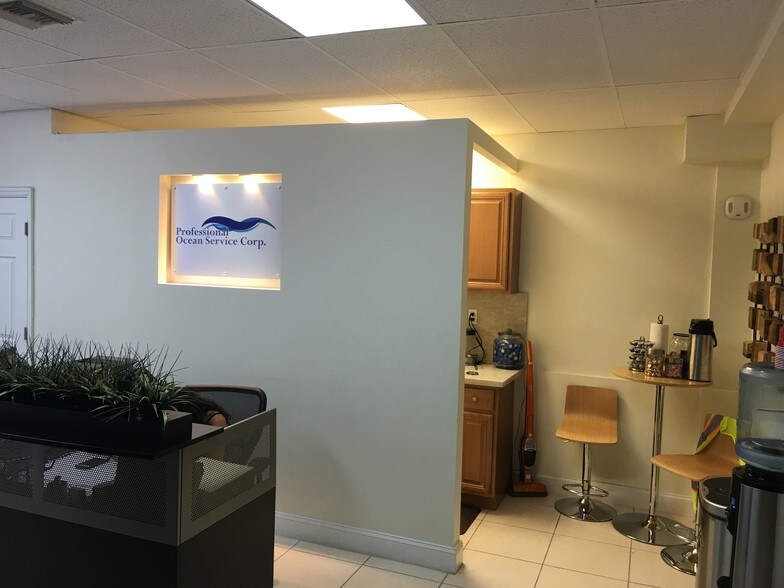 More Photos Of 7311-7323 NW 12th St, Miami Light Distribution For Sale