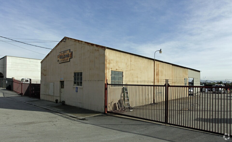 Primary Photo Of 5009 Arrow Hwy, Montclair Service For Lease