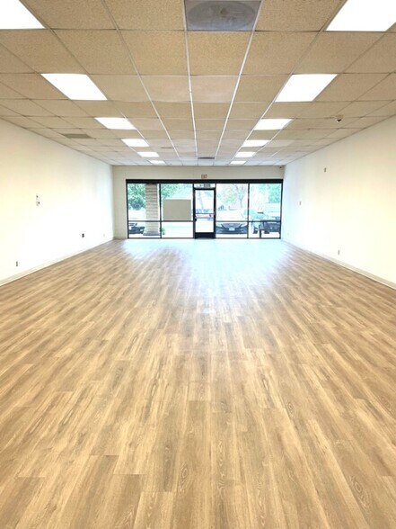 More Photos Of 2445-2497 Foothill Blvd, La Verne Storefront For Lease