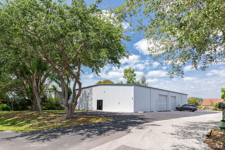 More Photos Of 3209 Van Buren Ave, Naples Manufacturing For Sale
