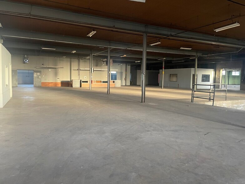 More Photos Of 85 Main Ave, Elmwood Park Manufacturing For Lease