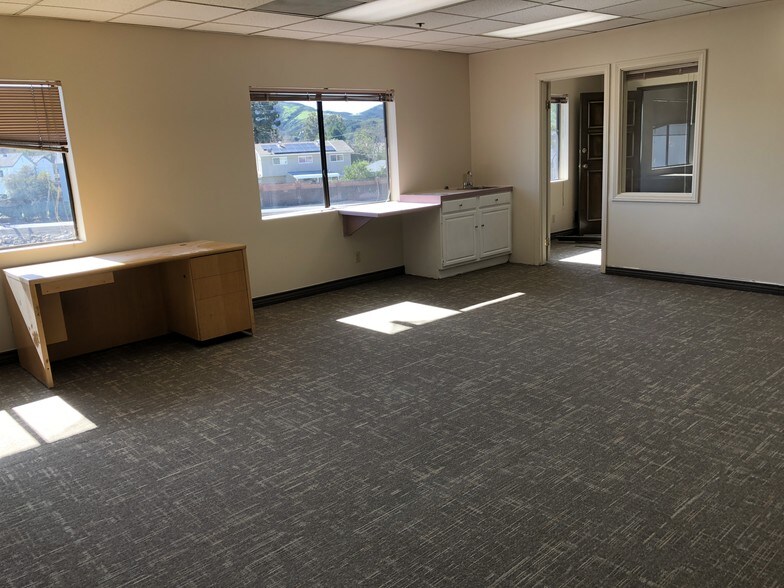 Primary Photo Of 250 E Easy St, Simi Valley Office For Lease