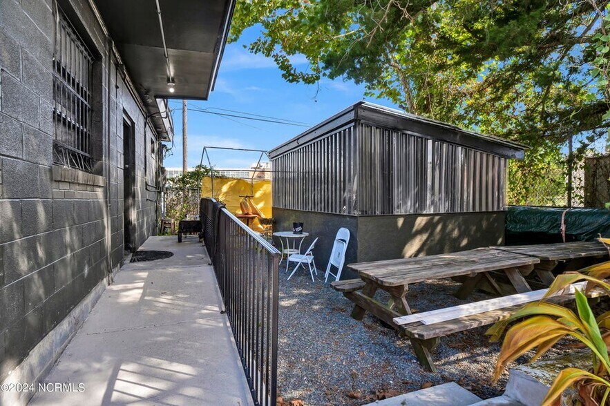 More Photos Of 1120 Princess St, Wilmington Storefront For Sale