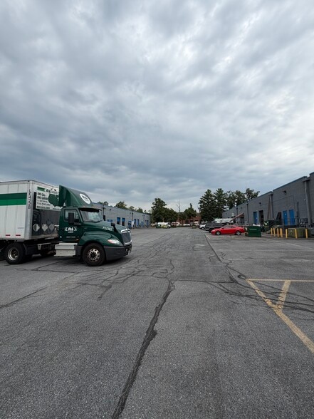 More Photos Of 9700 Martin Luther King Jr Hwy, Lanham Warehouse For Lease