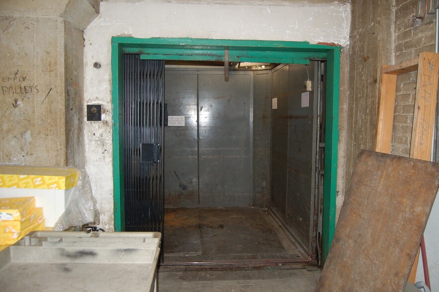 More Photos Of 610 Market St, Shreveport Flex For Sale