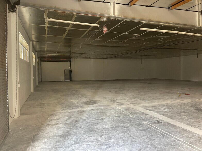 More Photos Of 7442 Varna Ave, North Hollywood Warehouse For Lease