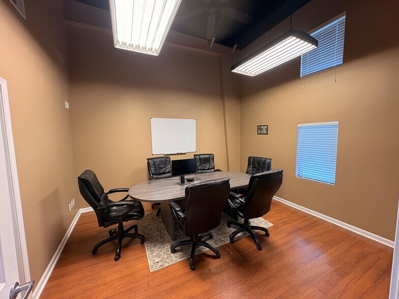 More Photos Of 9013 Lima Rd, Fort Wayne Storefront Retail Office For Lease