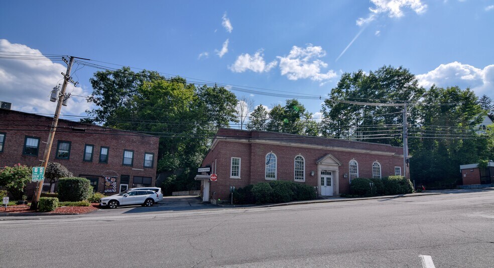 More Photos Of 3 Highland St, Plymouth Bank For Sale