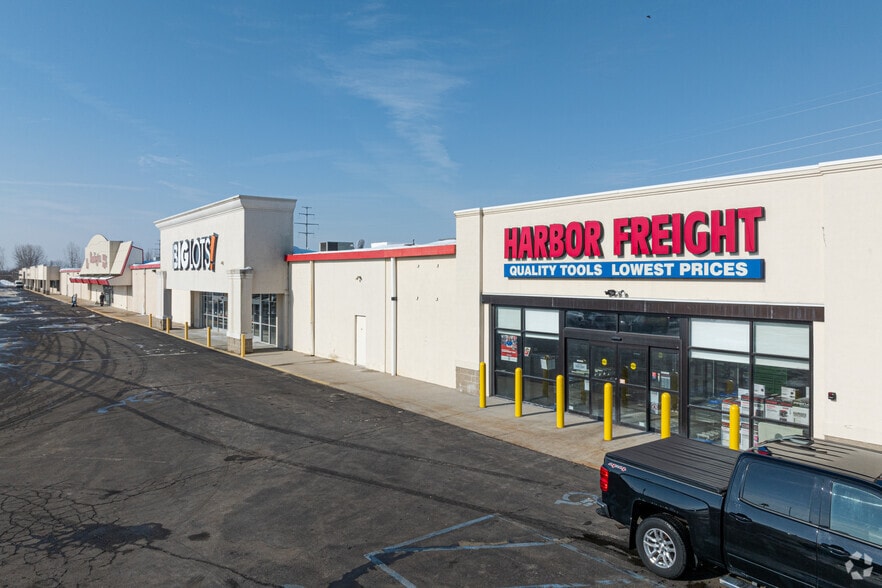 More Photos Of 1950 Pipestone Rd, Benton Harbor Unknown For Lease