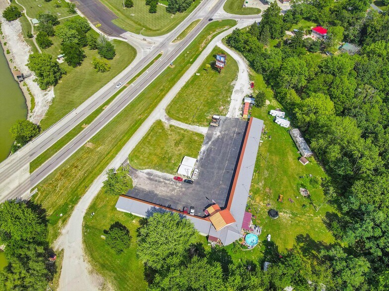 More Photos Of 1295 IL-16, Shelbyville Hotel For Sale