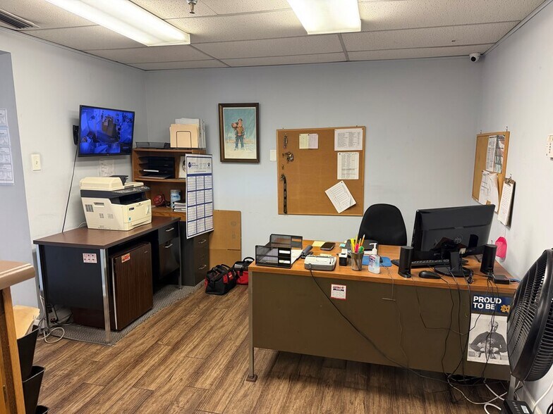 More Photos Of 1009 W Hill Ave, Valdosta Warehouse For Sale