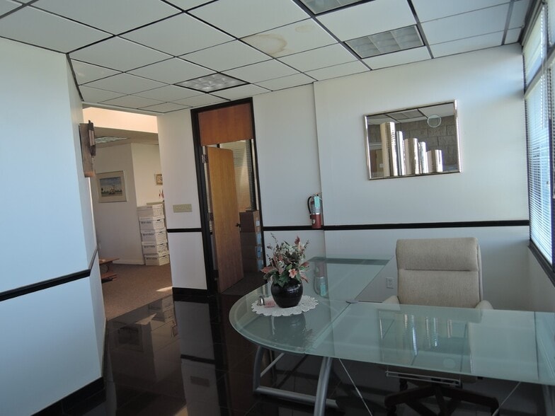 More Photos Of 15721 S Western Ave, Gardena Office For Sale