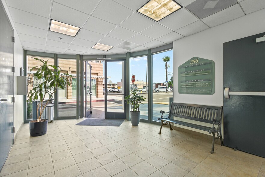 More Photos Of 256 Landis Ave, Chula Vista Medical For Lease