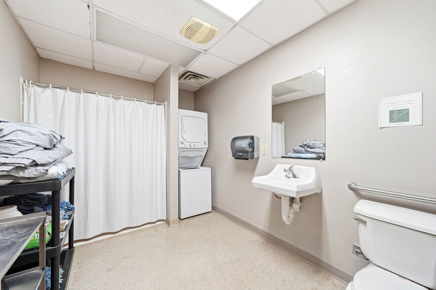 More Photos Of 329 Wesley St, Johnson City Medical For Sale