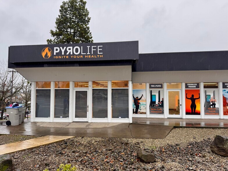 Primary Photo Of 11844-11852 SW Pacific Hwy, Tigard Light Distribution For Lease
