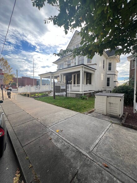 More Photos Of 1242-1244 W Hamilton St, Allentown Office For Lease