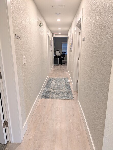 More Photos Of 905 S Missouri Ave, Lakeland Coworking Space