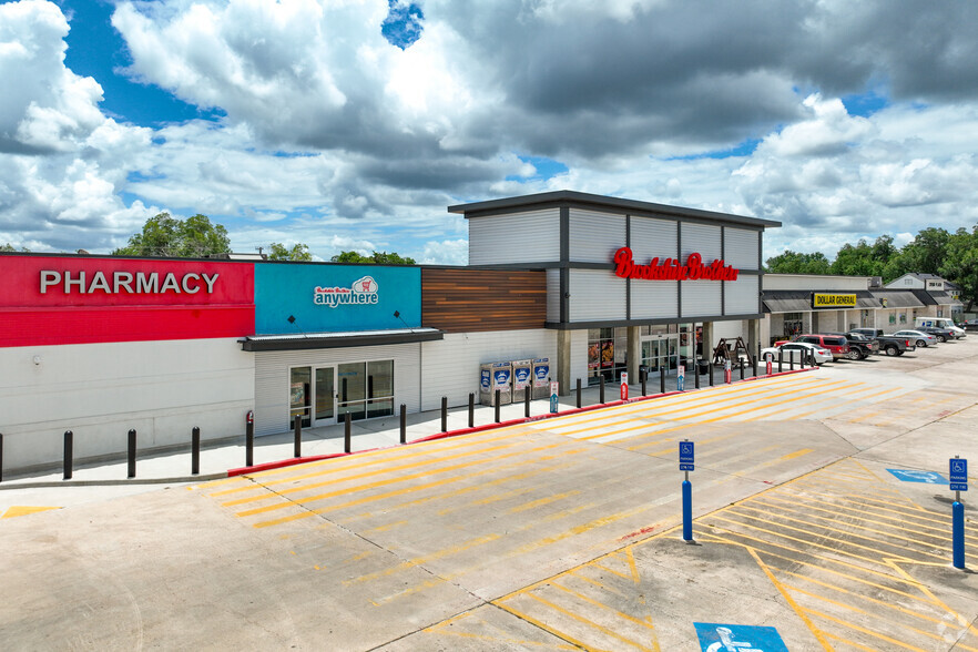 Primary Photo Of 1100-1161 N Esplanade St, Cuero Storefront Retail Office For Sale