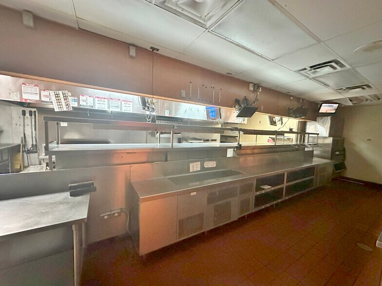 More Photos Of 4733 S Yale Ave, Tulsa Restaurant For Lease