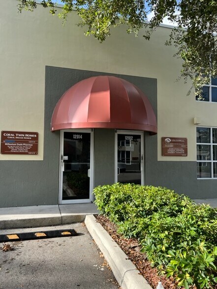 More Photos Of 12900-12940 SW 133rd Ct, Miami Office Residential For Lease