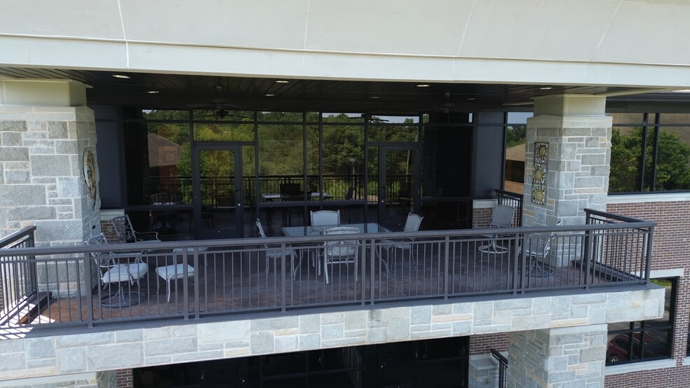 More Photos Of 620 Mabry Hood Rd, Knoxville Office For Lease