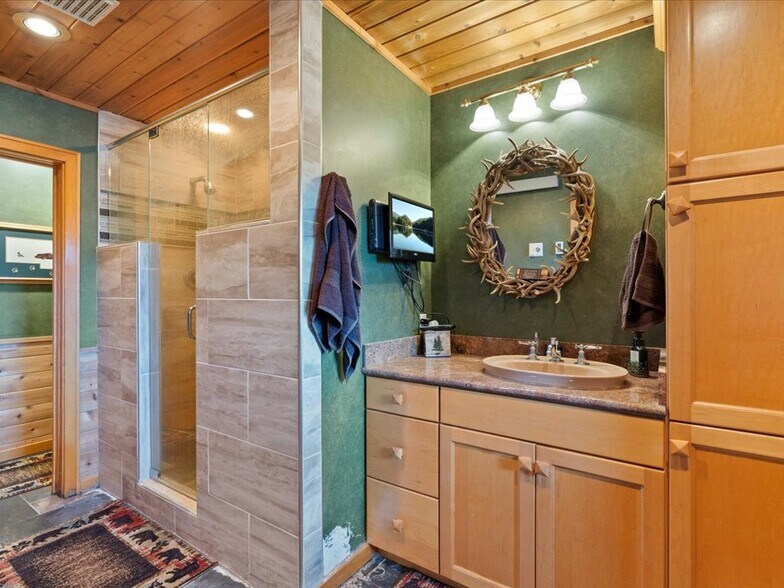 More Photos Of 21998 Lasalle Ave NW, Puposky Specialty For Sale