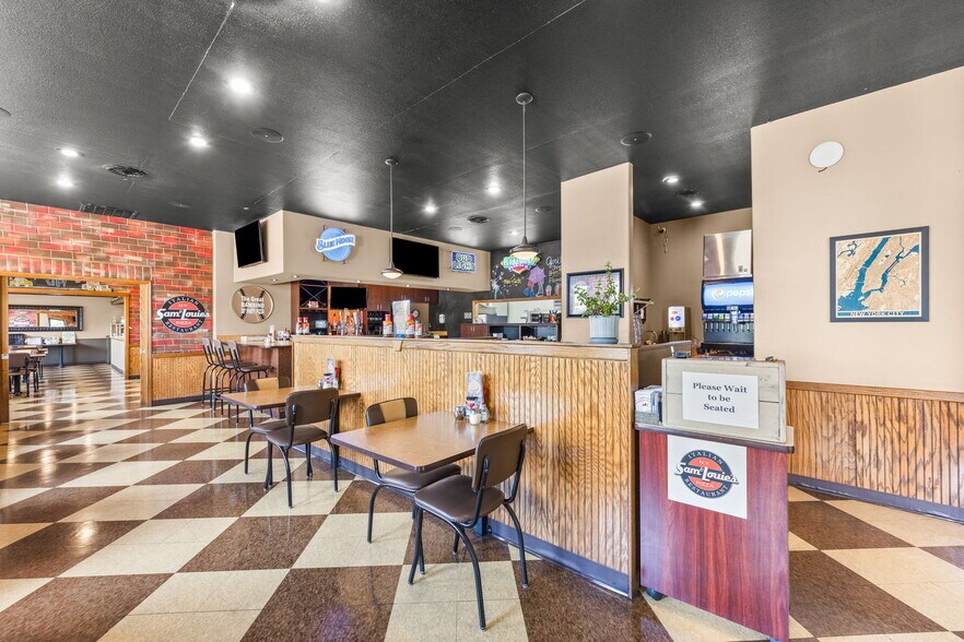 More Photos Of 2150 N State St, Iola Restaurant For Lease
