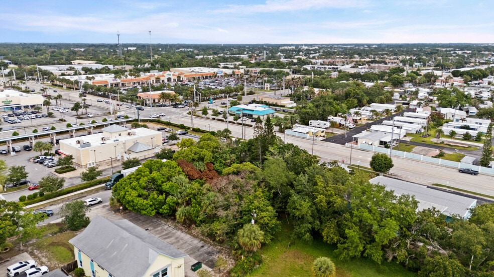 More Photos Of 725 12th St, Vero Beach Auto Repair For Sale
