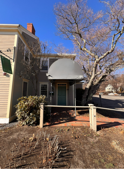 More Photos Of 16 Long Sands Rd, York Medical For Lease