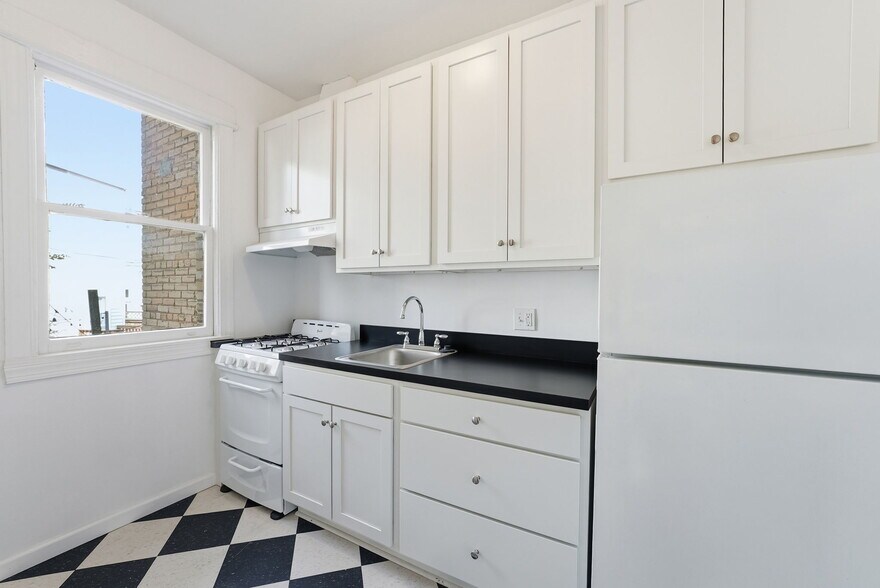 More Photos Of 320 Constitution Ave NE, Washington Apartments For Sale