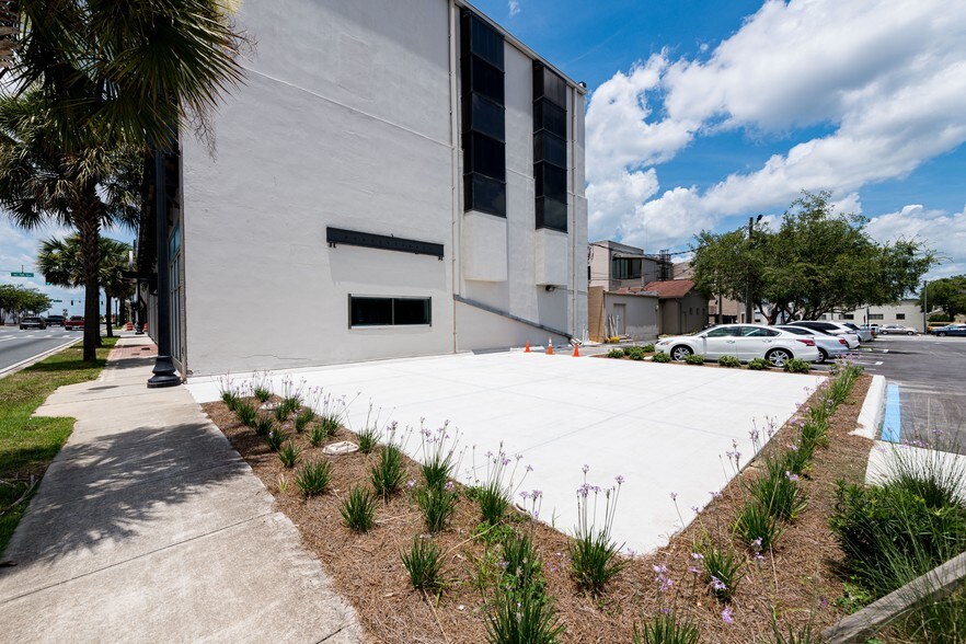 More Photos Of 101 E Silver Springs Blvd, Ocala Office For Sale