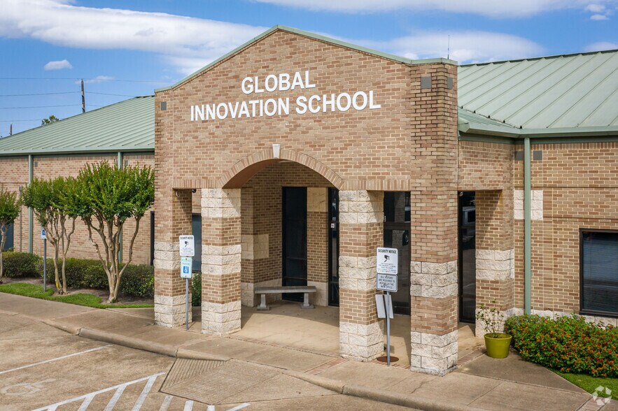 More Photos Of 2553-2555 Cordes Dr, Sugar Land Medical For Sale