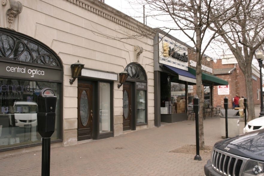 More Photos Of 27-43 LaSalle Rd, West Hartford Storefront For Lease
