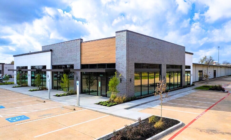 More Photos Of 8301 Jones Rd, Houston Unknown For Lease