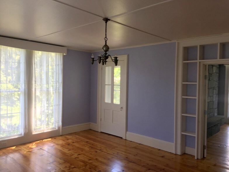 More Photos Of 1572 Saybrook Rd, Haddam General Retail For Sale