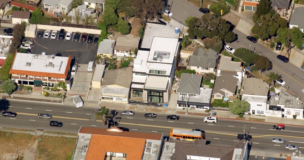 Primary Photo Of 422 S Pacific Coast Hwy, Redondo Beach Loft Creative Space For Sale