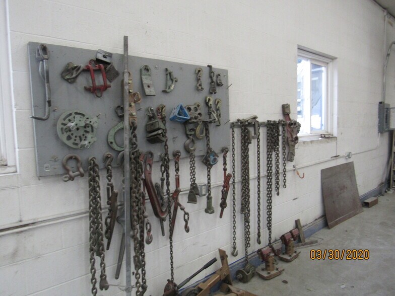 More Photos Of 19560 Burnham Ave, Lynwood Auto Repair For Sale