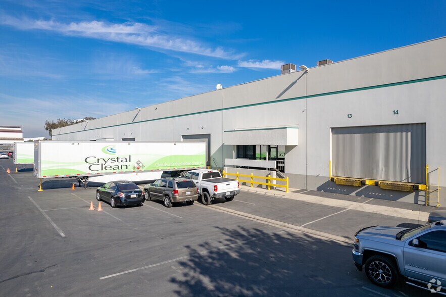 More Photos Of 700-710 Union St, Montebello Warehouse For Lease
